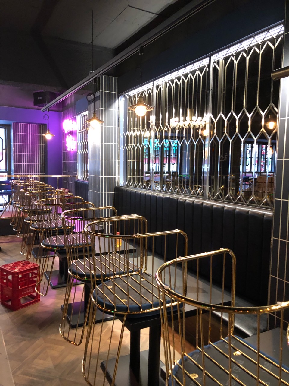 다이닝 캐주얼바