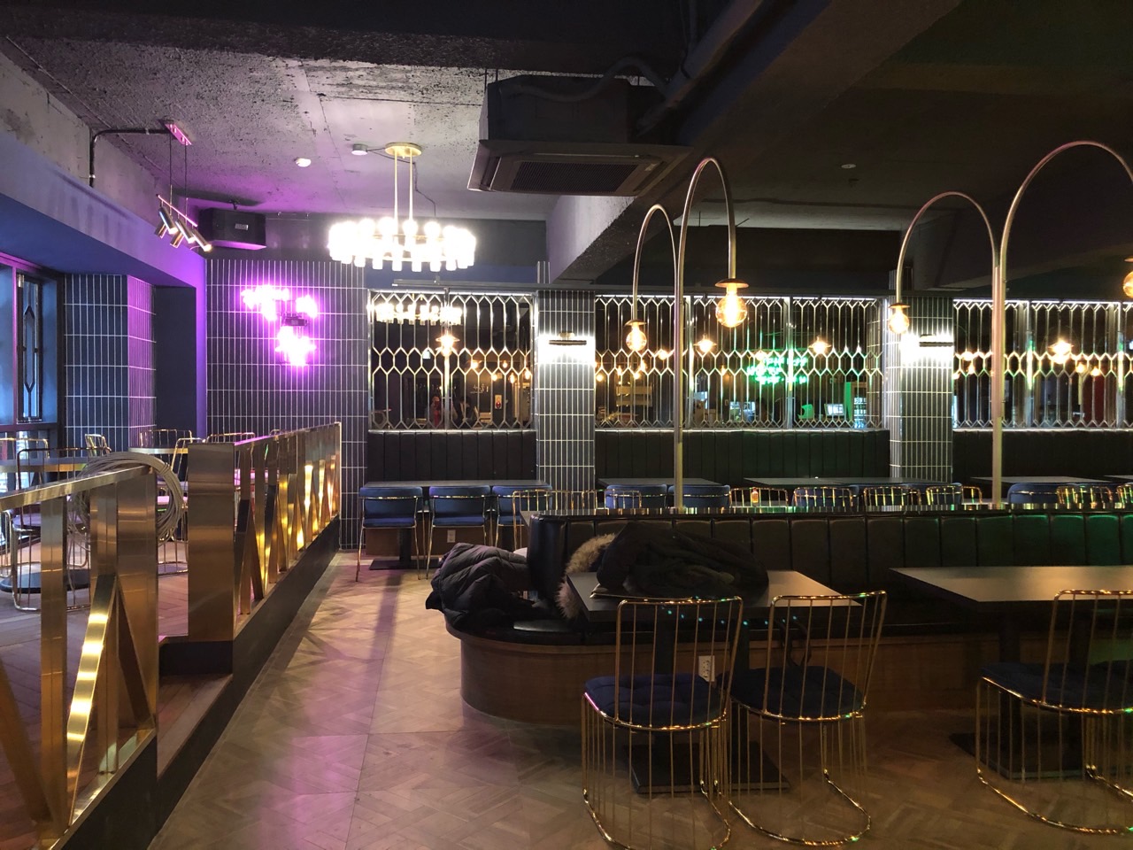 다이닝 캐주얼바